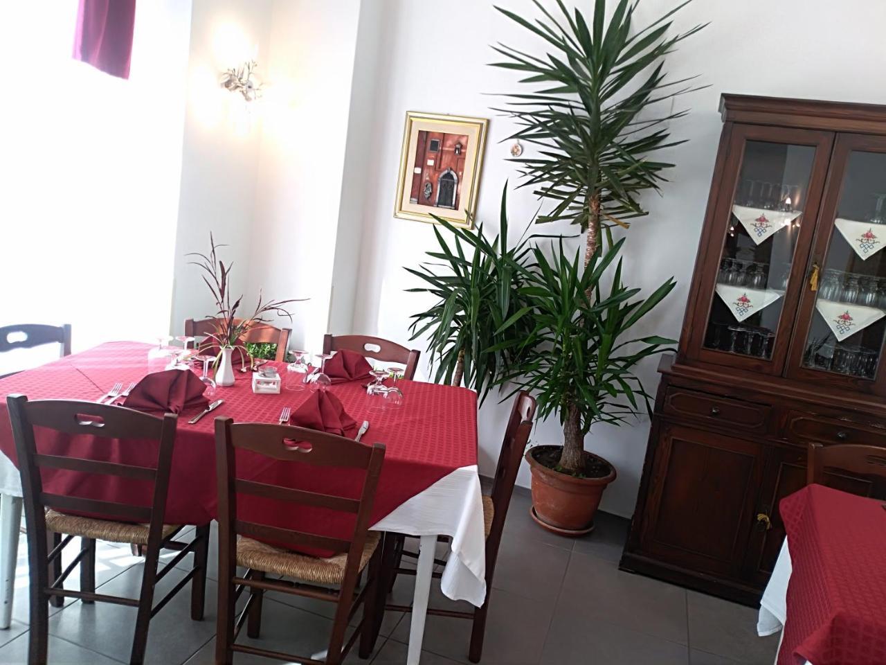 Hotel La Congiura Dei Baroni Teggiano Dış mekan fotoğraf
